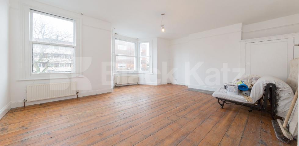 			4 Bedroom, 1 bath, 1 reception Flat			 Brewster Gardens, NORTH KENSINGTON
